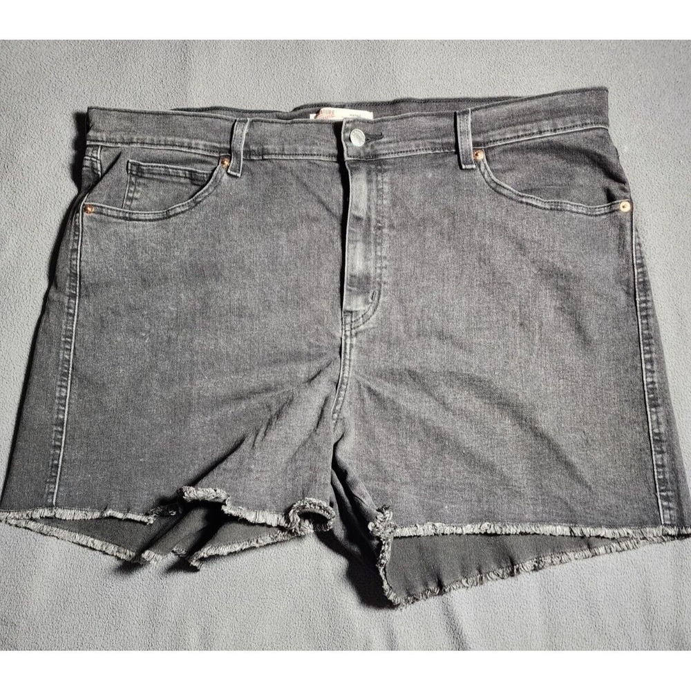 Levis Strauss Signature Shorts Women Size 35W Gray Raw Hem Denim Zip Belt Loops